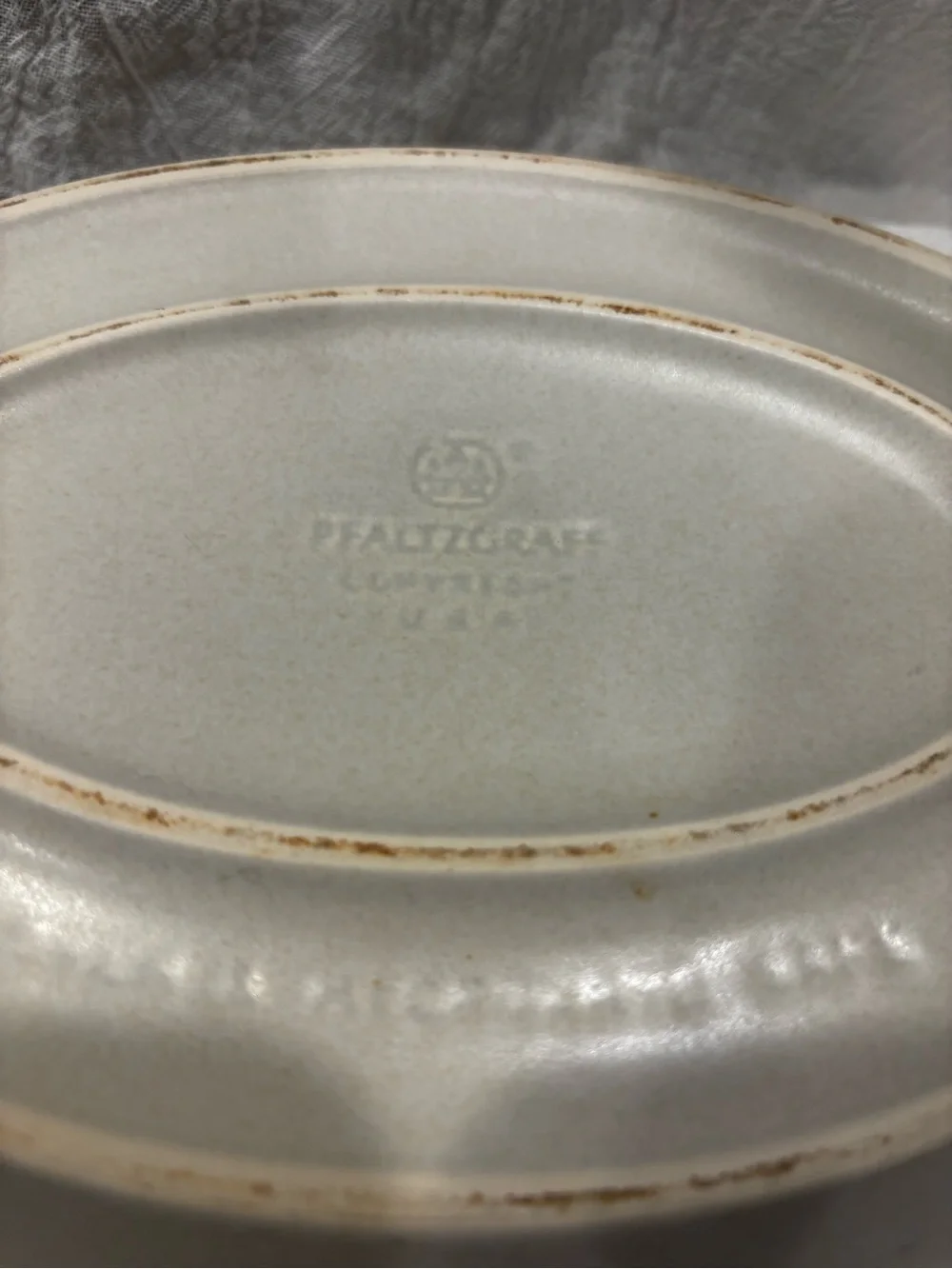 Pfaltzgraff Yorktowne Oval Baking Serving Dish 10 x 7 Casserole Vegetable Bowl